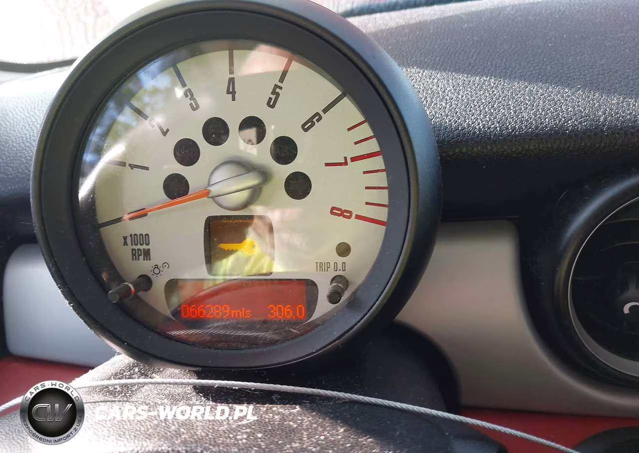 2012 Mini Cooper VIN:WMWSU3C5XCT256068 - 7