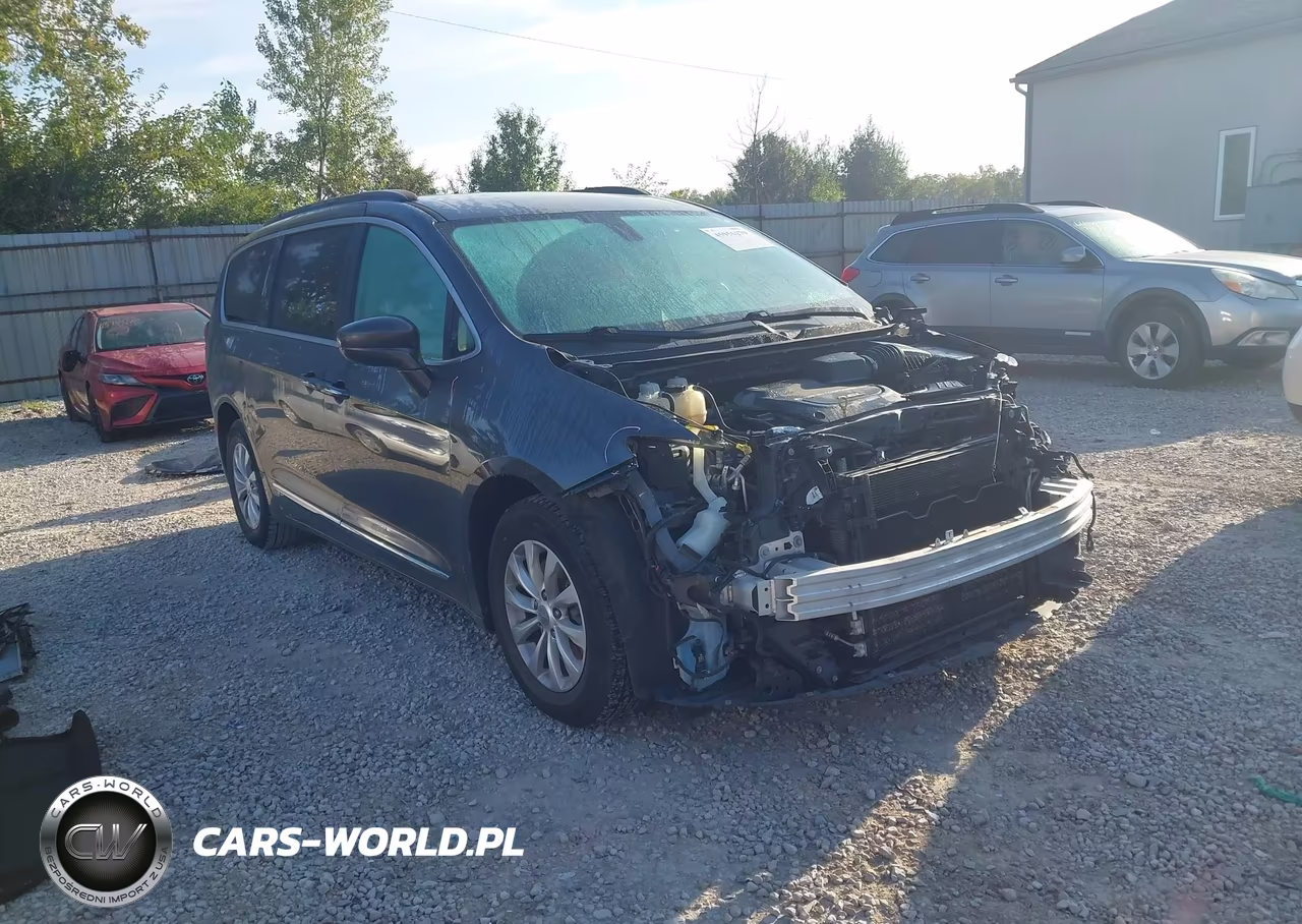 2017 Chrysler Pacifica Touring-L