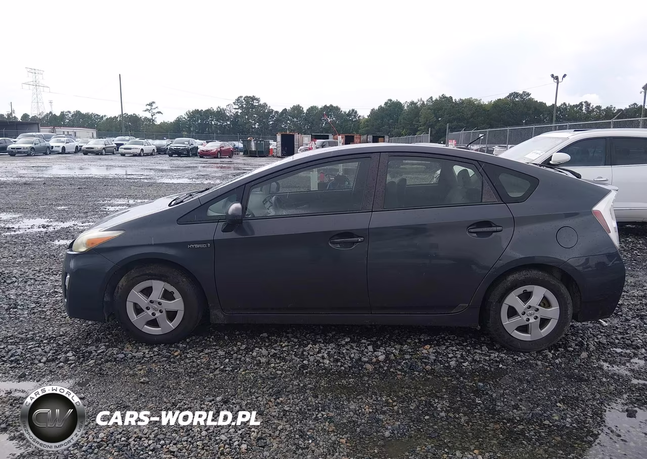 2011 Toyota Prius Two VIN:JTDKN3DU3B5366002 - 14