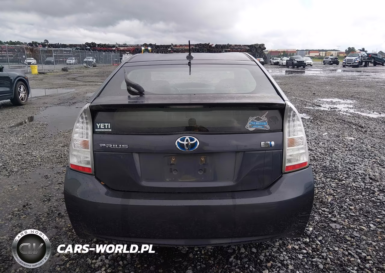 2011 Toyota Prius Two VIN:JTDKN3DU3B5366002 - 16