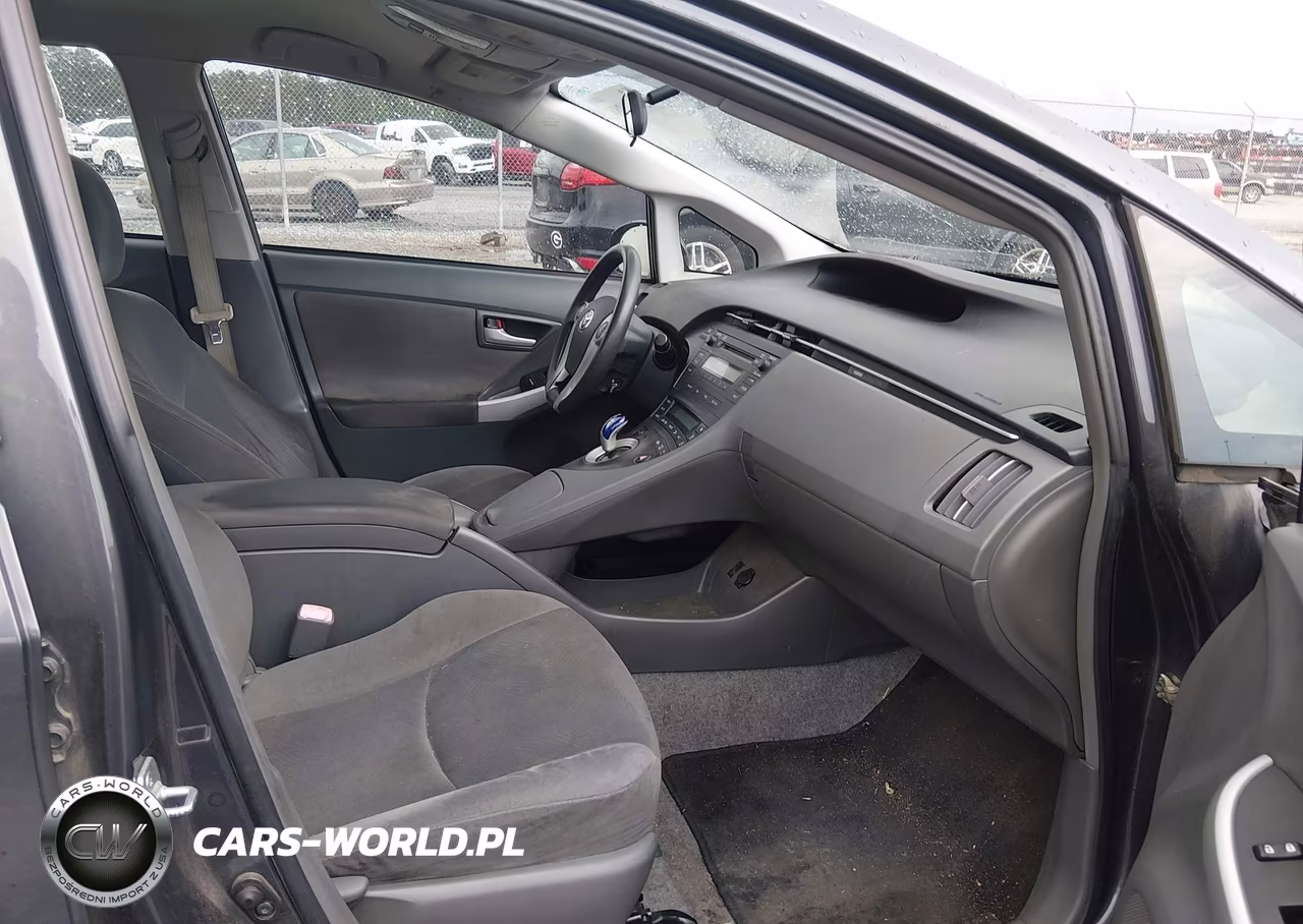 2011 Toyota Prius Two VIN:JTDKN3DU3B5366002 - 5