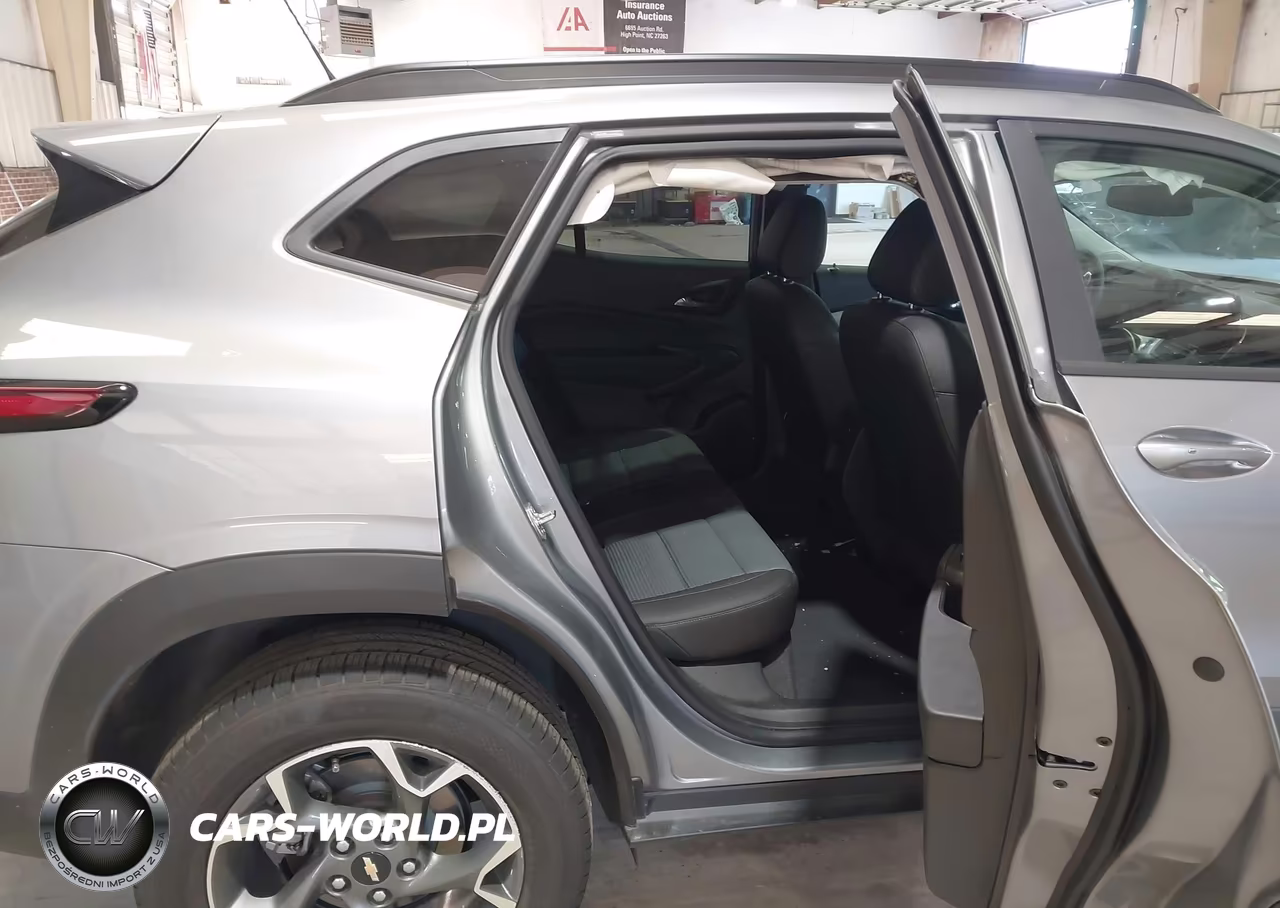 2026 Chevrolet Trax Fwd Lt VIN:KL77LHEP6TC115843 - 8