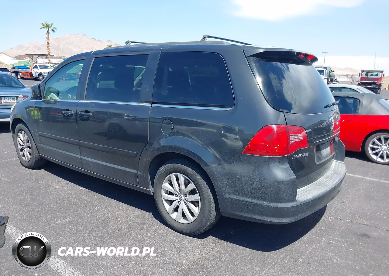 2012 Volkswagen Routan Se VIN:2C4RVABG7CR393885 - 3
