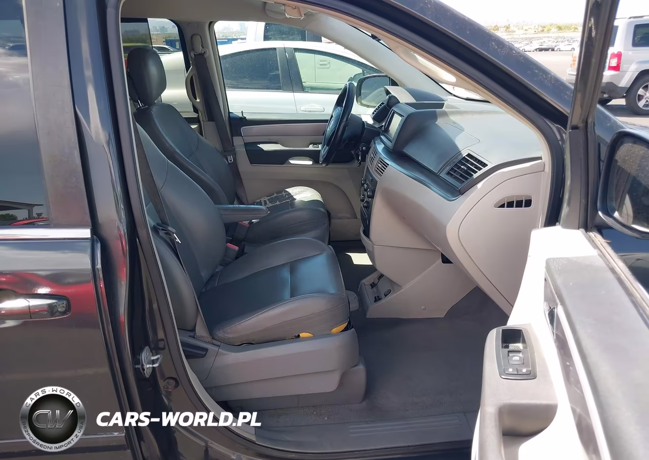 2012 Volkswagen Routan Se VIN:2C4RVABG7CR393885 - 5