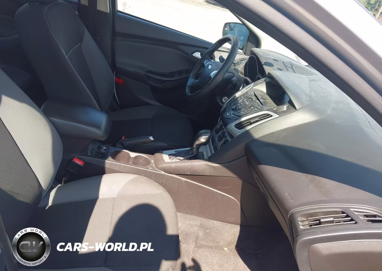2014 Ford Focus Se VIN:1FADP3F24EL146646 - 5
