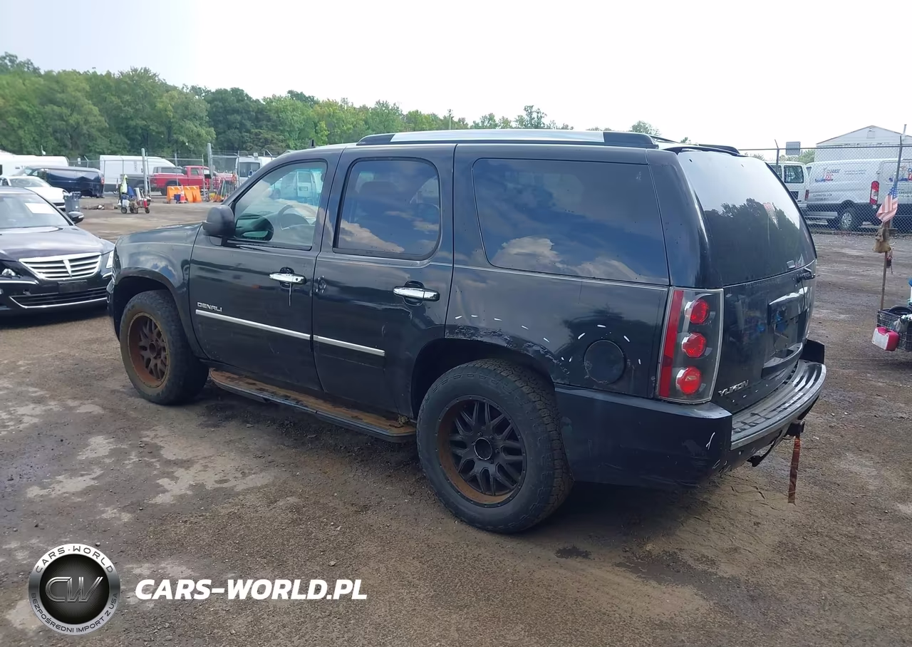 2011 GMC Yukon Denali VIN:1GKS2EEF3BR331140 - 3