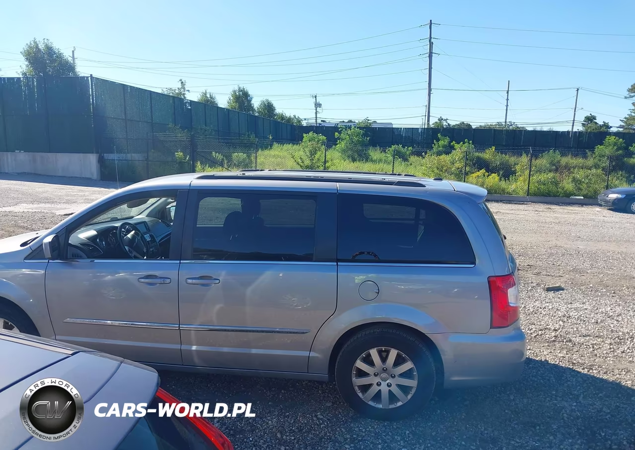 2016 Chrysler Town & Country Touring VIN:2C4RC1BG2GR188177 - 14