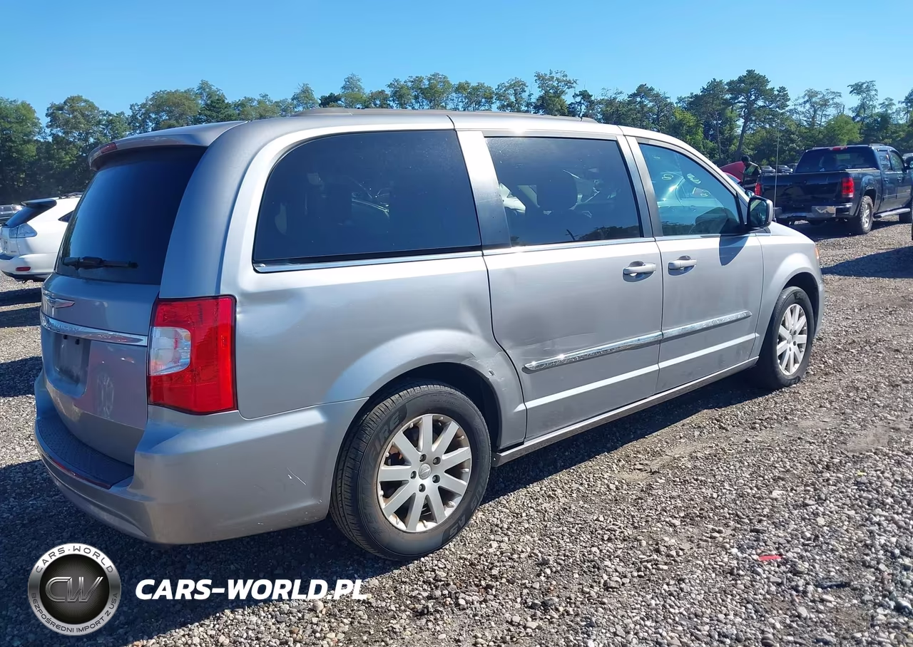 2016 Chrysler Town & Country Touring VIN:2C4RC1BG2GR188177 - 4