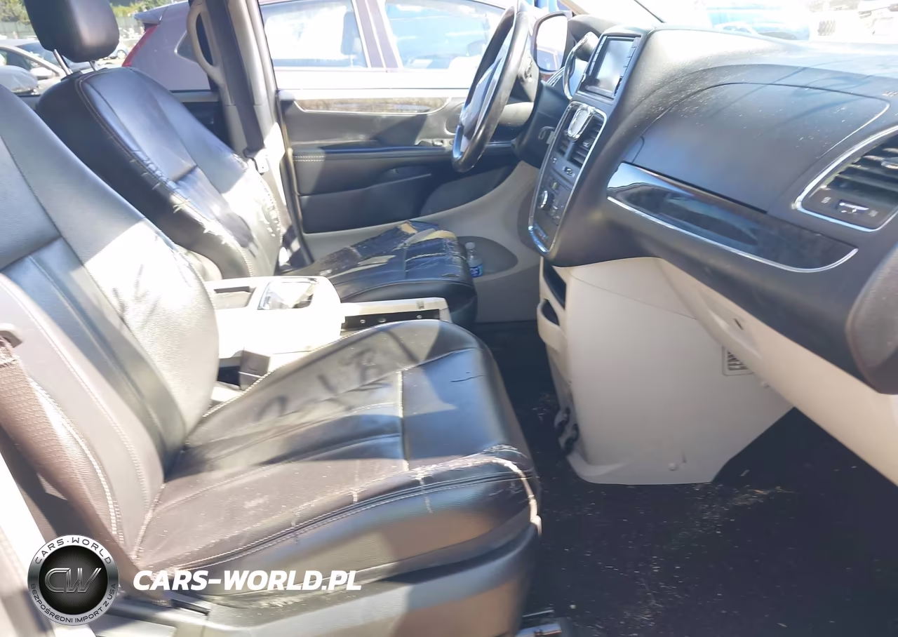 2016 Chrysler Town & Country Touring VIN:2C4RC1BG2GR188177 - 5