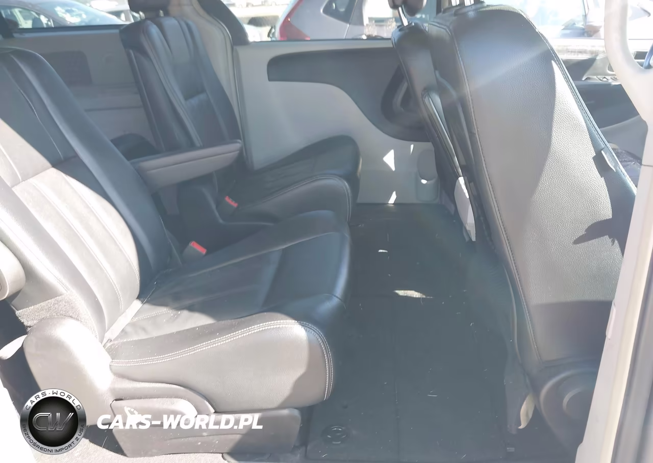 2016 Chrysler Town & Country Touring VIN:2C4RC1BG2GR188177 - 8