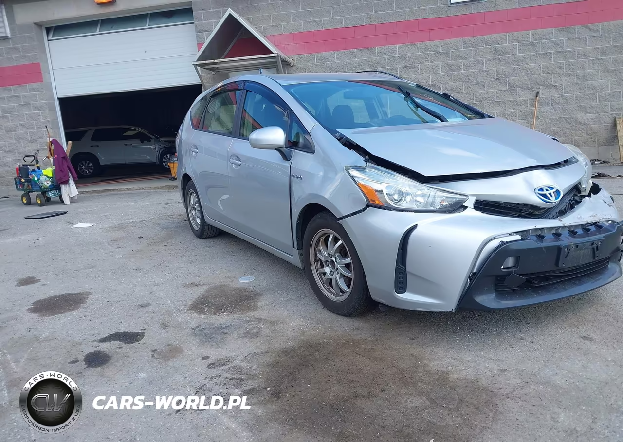 2015 Toyota Prius V Two – zdjęcie 1 z 17