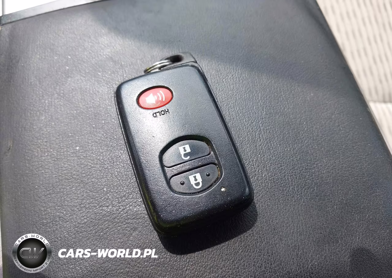 2015 Toyota Prius V Two VIN:JTDZN3EU9FJ029067 - 11