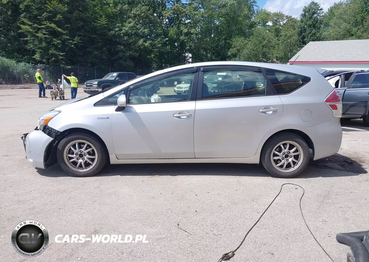 2015 Toyota Prius V Two VIN:JTDZN3EU9FJ029067 - 15