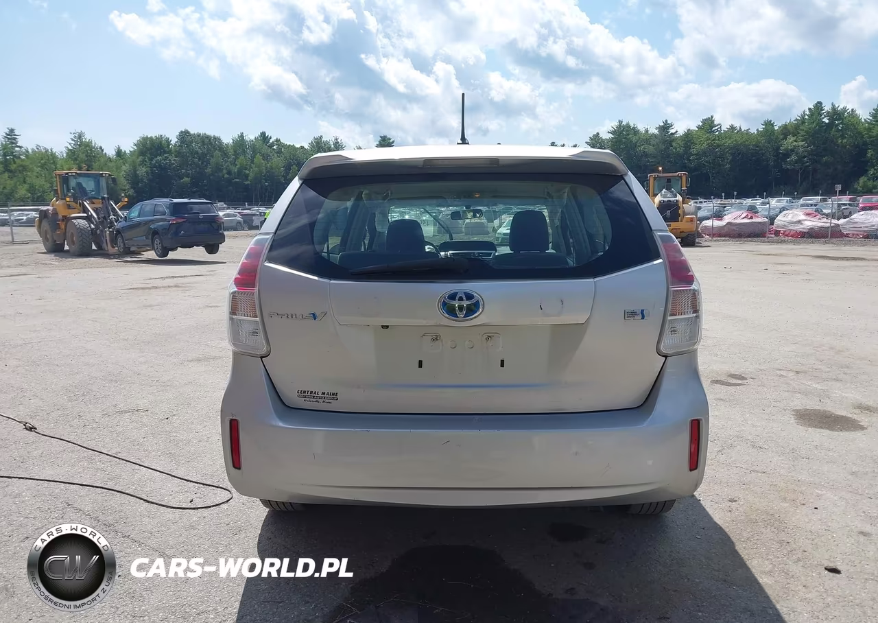 2015 Toyota Prius V Two VIN:JTDZN3EU9FJ029067 - 17