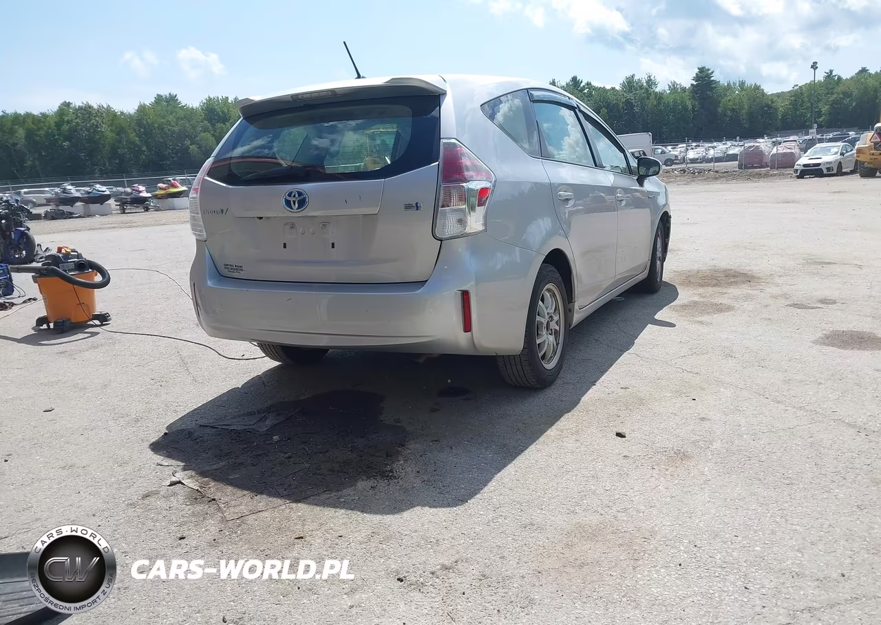 2015 Toyota Prius V Two VIN:JTDZN3EU9FJ029067 - 4