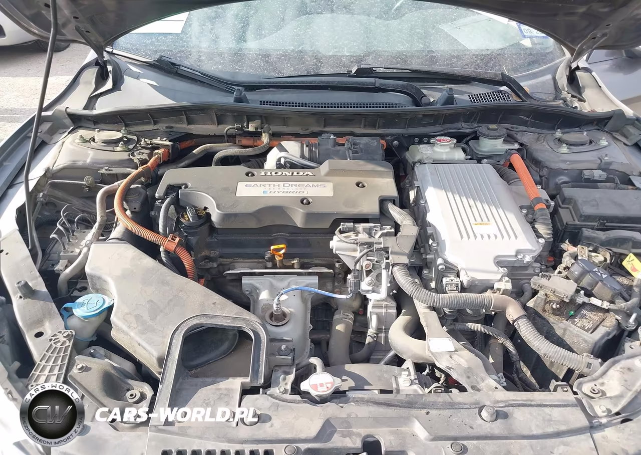 2015 Honda Accord Hybrid Touring VIN:1HGCR6F74FA001585 - 10