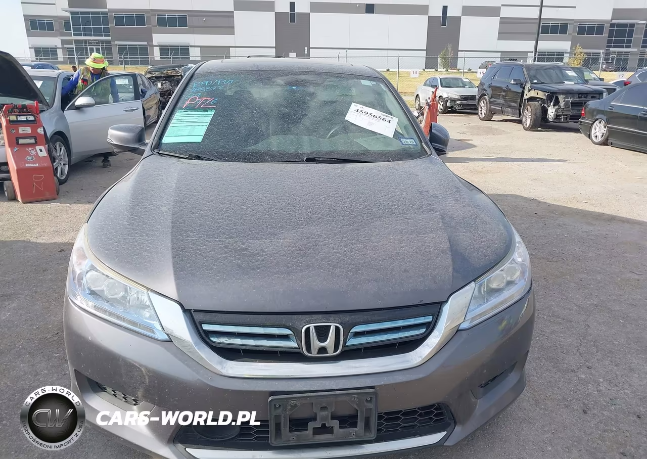 2015 Honda Accord Hybrid Touring VIN:1HGCR6F74FA001585 - 12