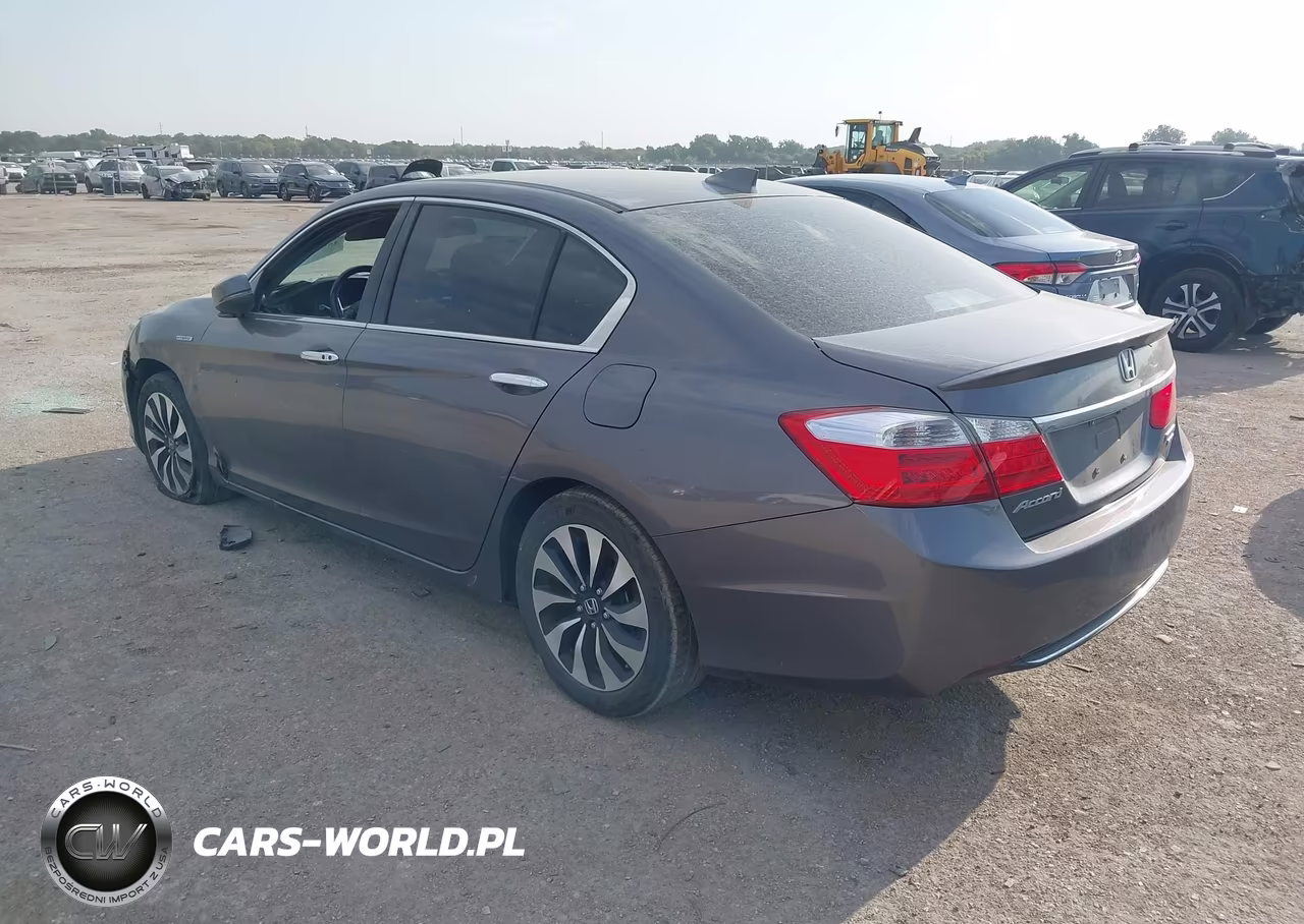 2015 Honda Accord Hybrid Touring VIN:1HGCR6F74FA001585 - 3