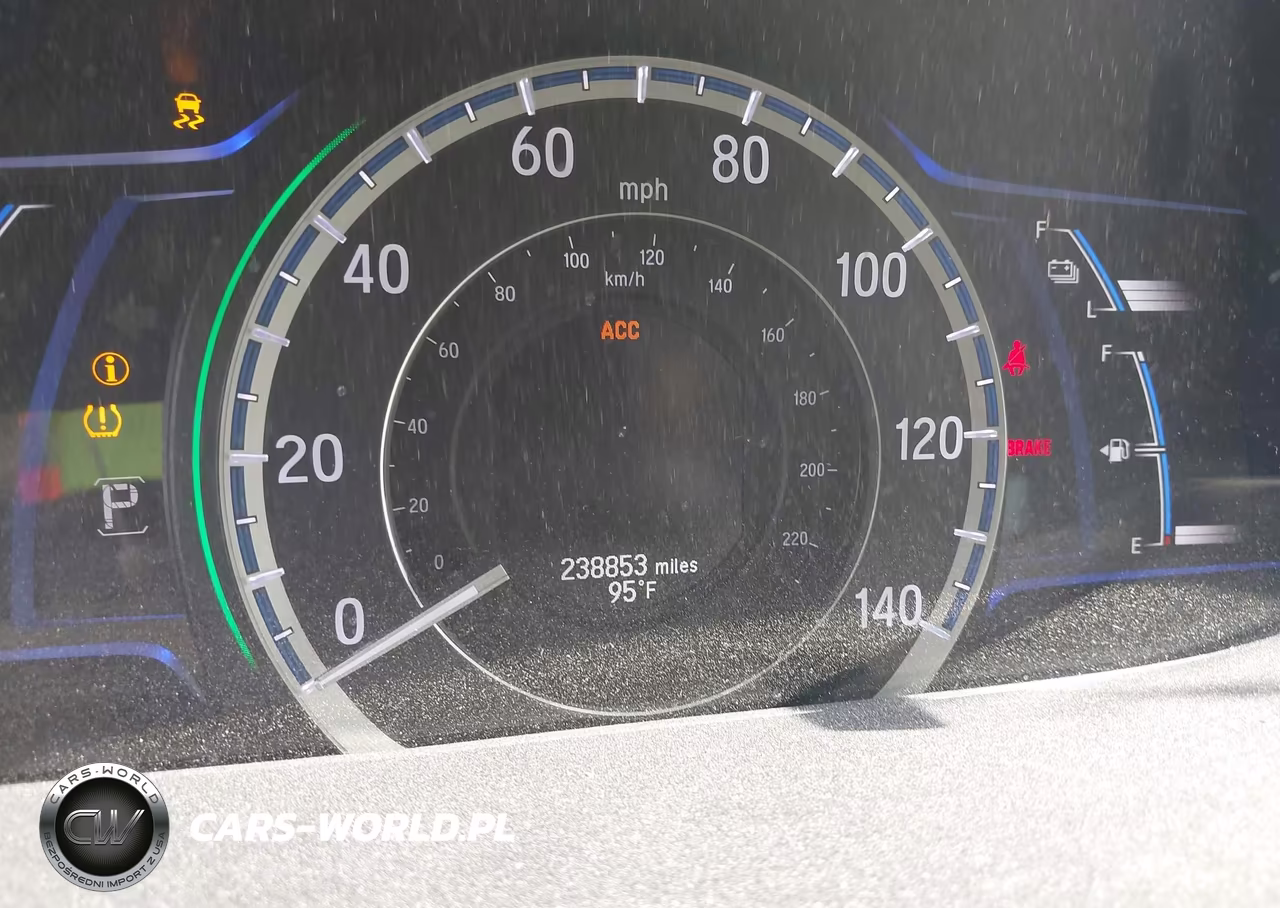 2015 Honda Accord Hybrid Touring VIN:1HGCR6F74FA001585 - 7