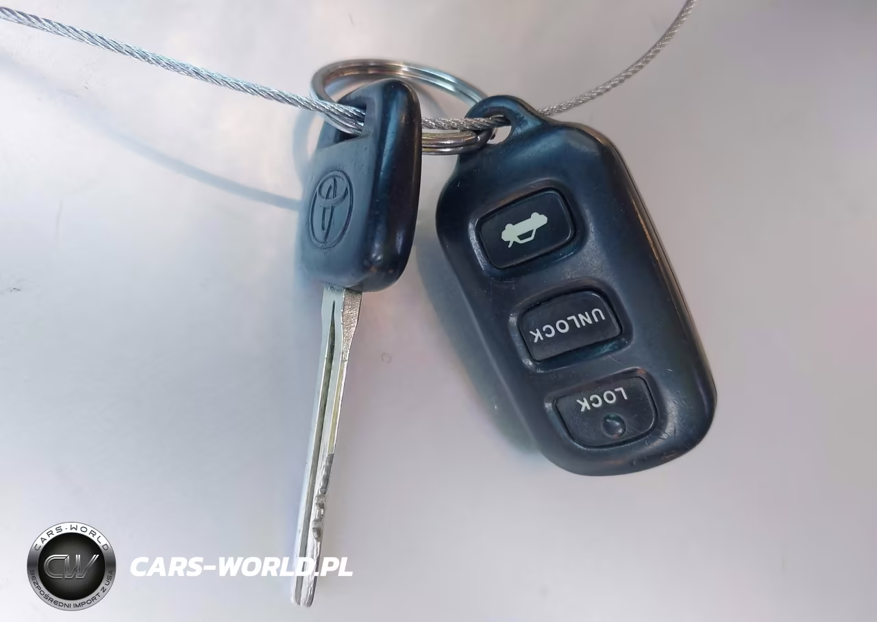 2002 Toyota Camry Le VIN:JTDBE32K520117635 - 11