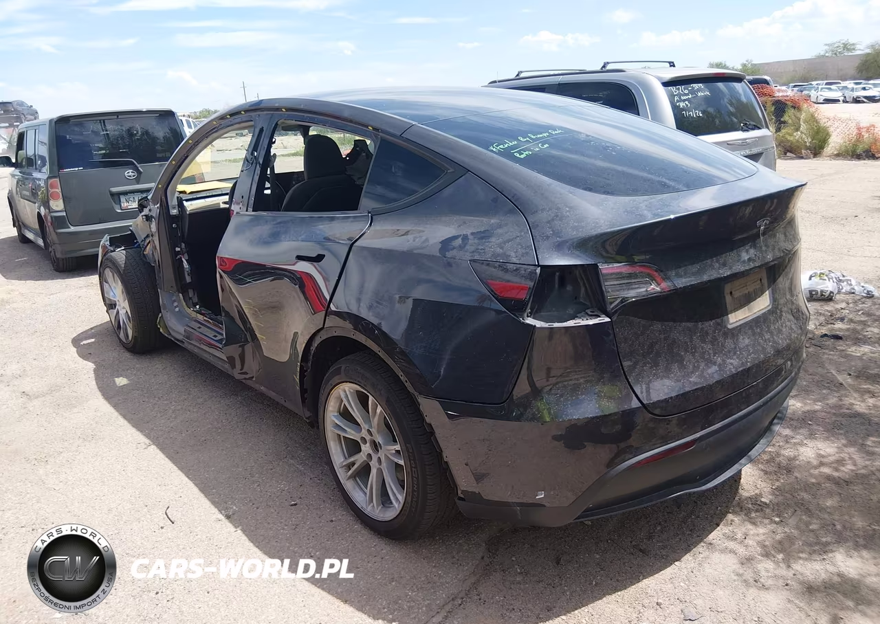 2024 Tesla Model Y Long Range Dual Motor All-Wheel Drive VIN:7SAYGDEE8RF994344 - 3