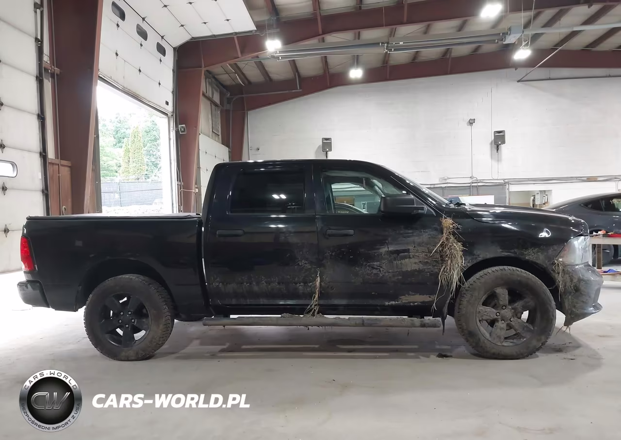 2018 Ram 1500 Express 4X4 5'7 Box VIN:3C6RR7KT1JG123310 - 13