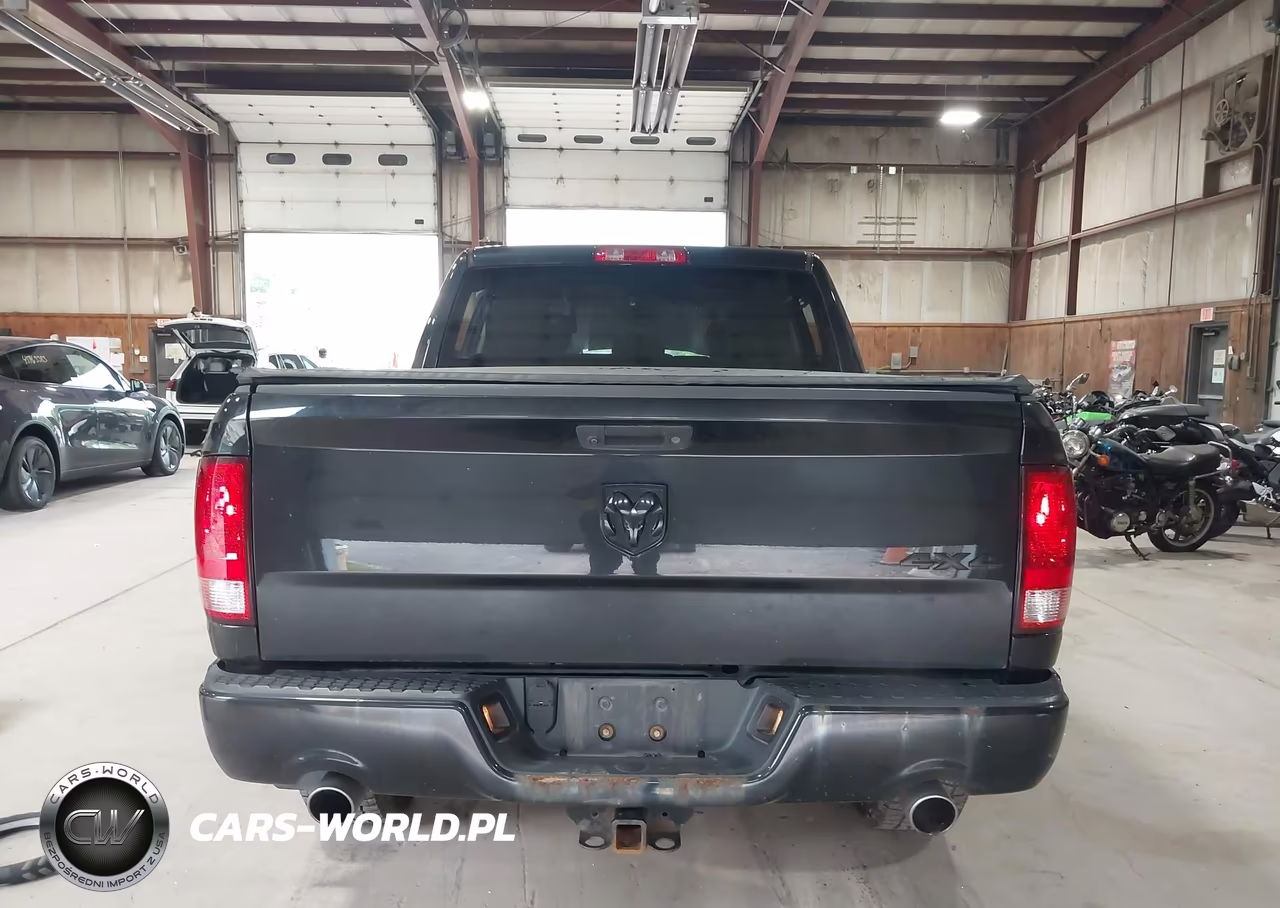 2018 Ram 1500 Express 4X4 5'7 Box VIN:3C6RR7KT1JG123310 - 16