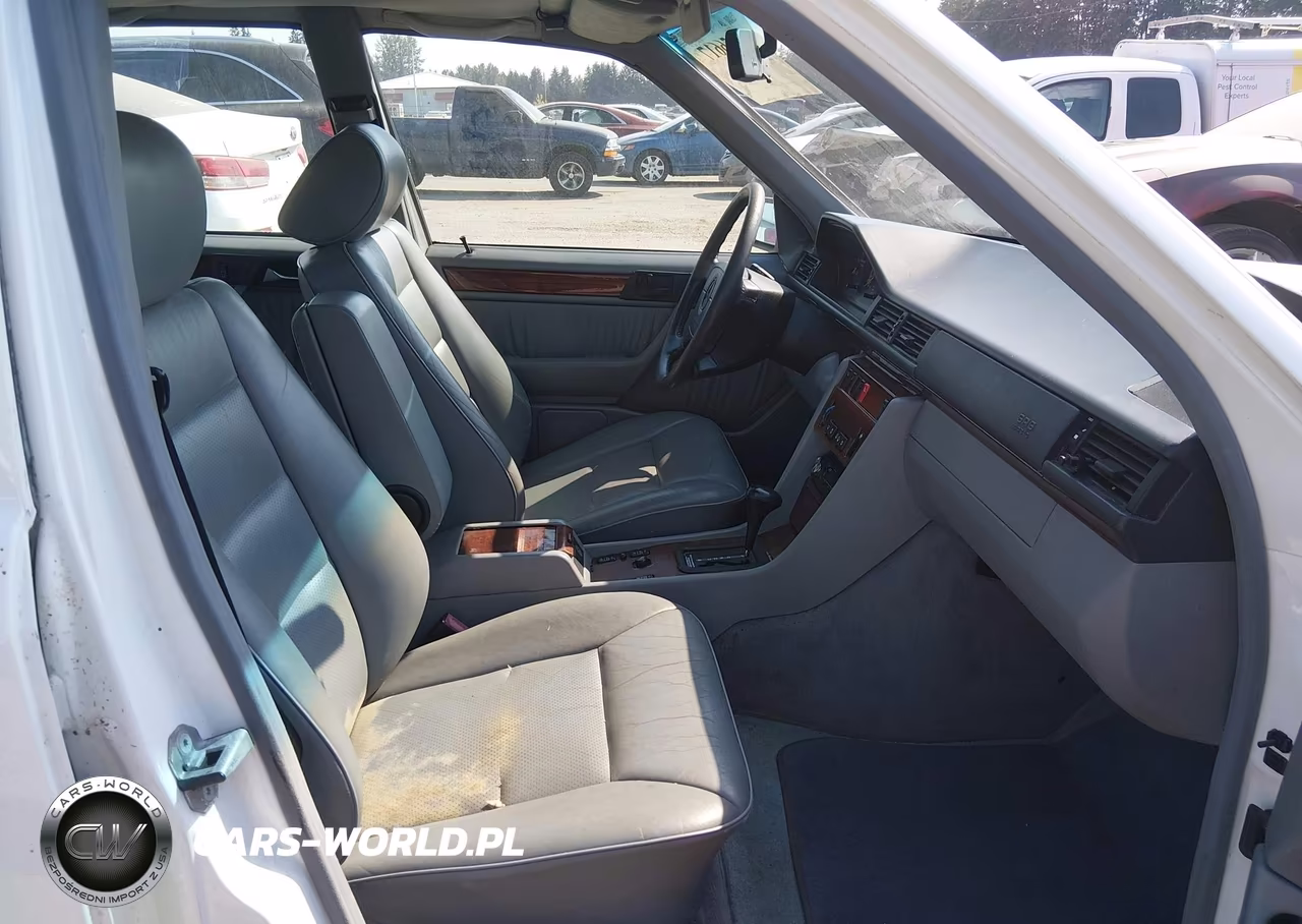 1995 Mercedes-Benz E 320 Base-320 Special VIN:WDBEA32E6SC199701 - 5