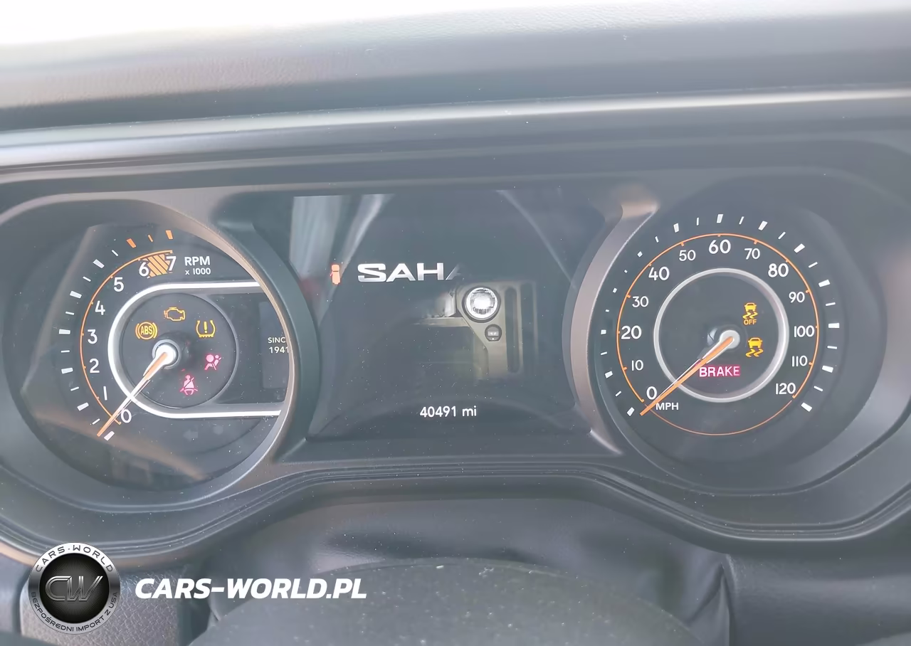 2025 Jeep Wrangler 4-Door Sahara 4X4 VIN:1C4PJXEN0SW597904 - 7
