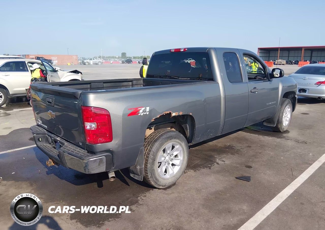 2011 Chevrolet Silverado 1500 Lt VIN:1GCRKSE37BZ329552 - 4