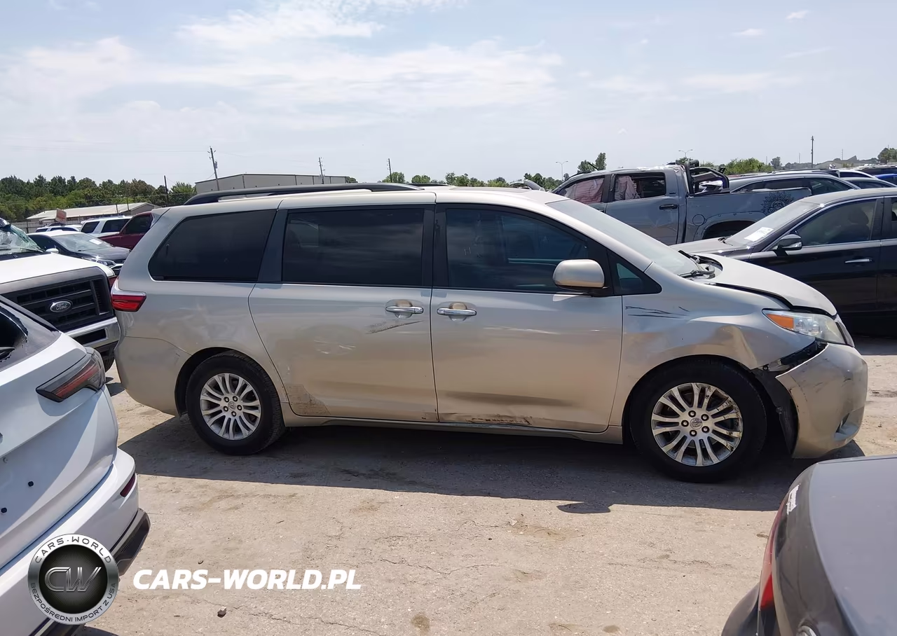 2016 Toyota Sienna Xle 8 Passenger VIN:5TDYK3DCXGS701848 - 13