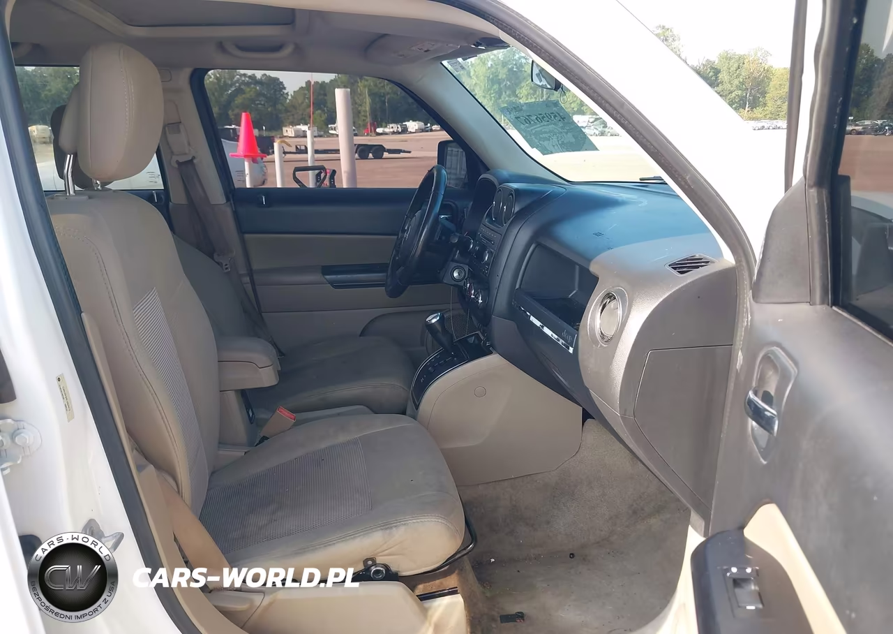 2012 Jeep Patriot Latitude VIN:1C4NJRFB9CD659272 - 5