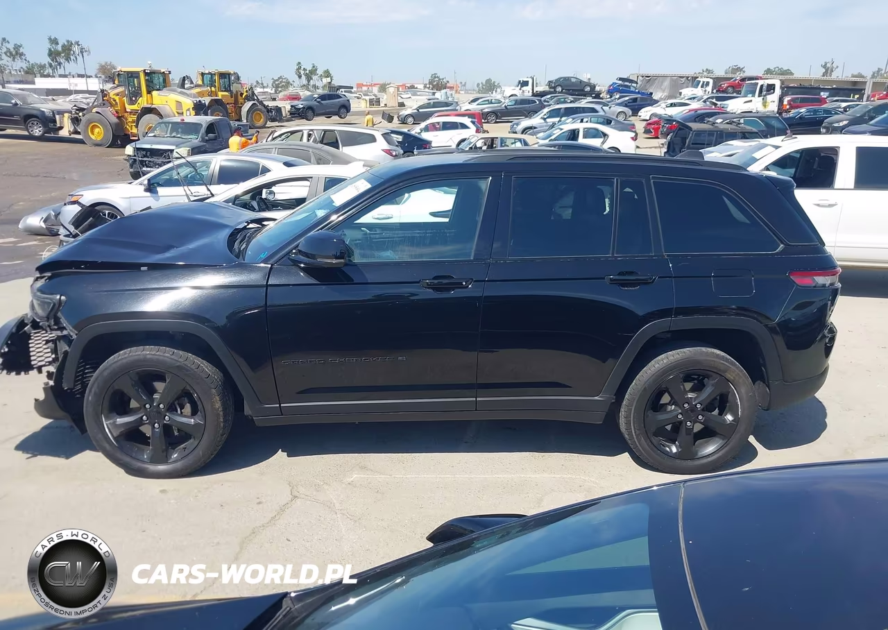 2022 Jeep Grand Cherokee Altitude 4X4 VIN:1C4RJHAG8N8573204 - 14
