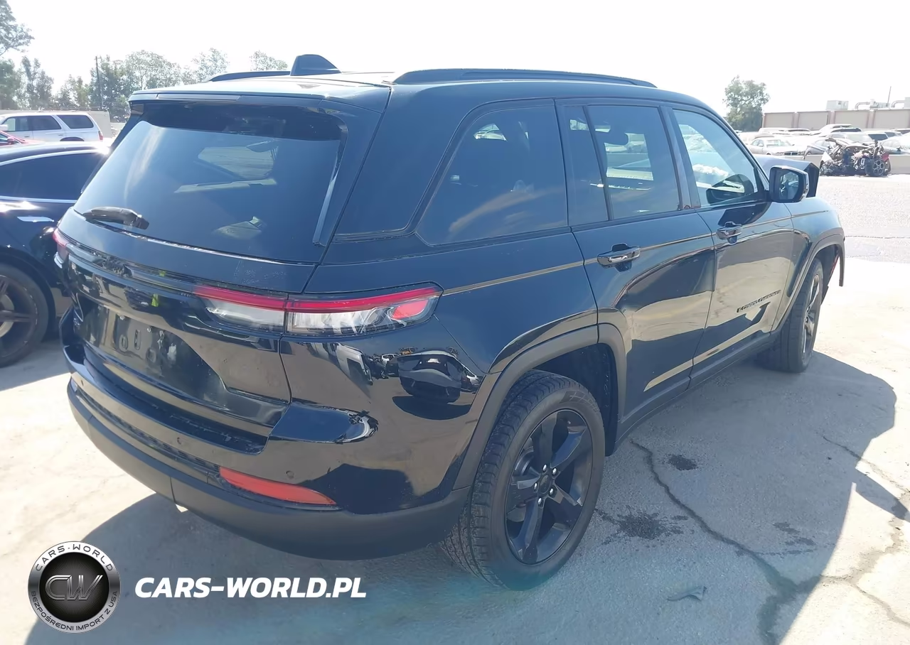 2022 Jeep Grand Cherokee Altitude 4X4 VIN:1C4RJHAG8N8573204 - 4