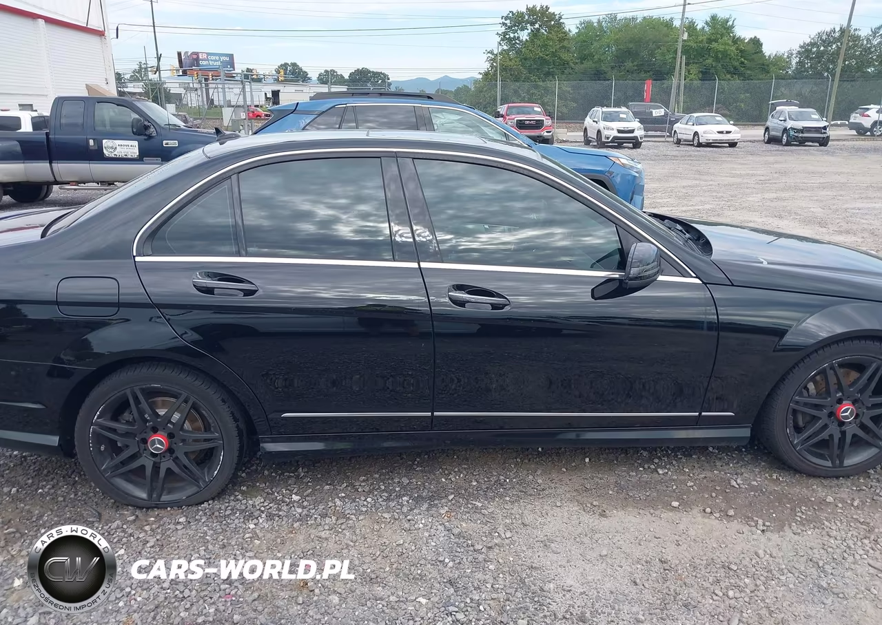 2013 Mercedes-Benz C 300 Sport 4Matic VIN:WDDGF8AB4DA824004 - 13