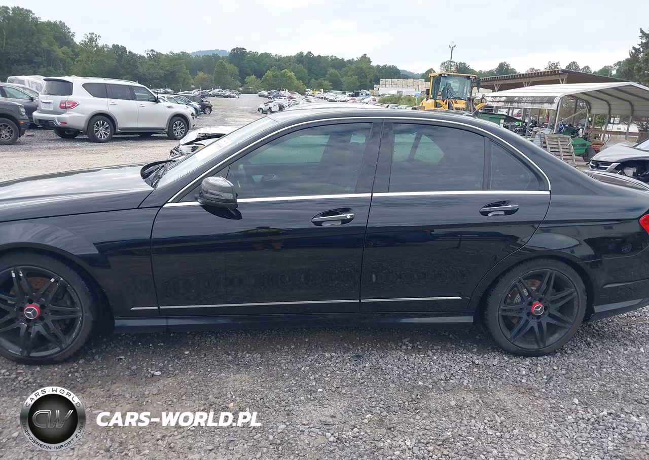 2013 Mercedes-Benz C 300 Sport 4Matic VIN:WDDGF8AB4DA824004 - 14