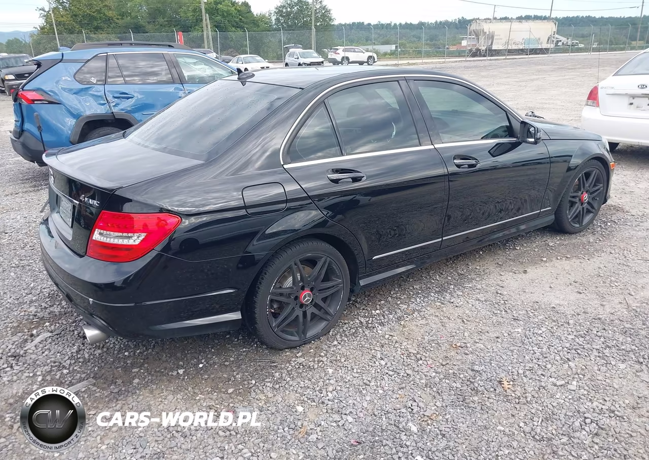2013 Mercedes-Benz C 300 Sport 4Matic VIN:WDDGF8AB4DA824004 - 4