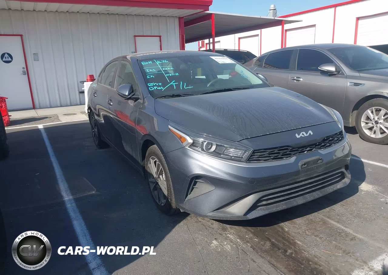 2023 Kia Forte Lxs – zdjęcie 1 z 17