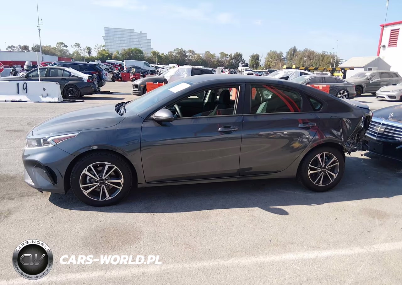 2023 Kia Forte Lxs VIN:3KPF24AD4PE586068 - 14