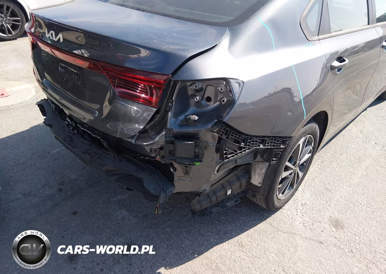 2023 Kia Forte Lxs VIN:3KPF24AD4PE586068 - 17