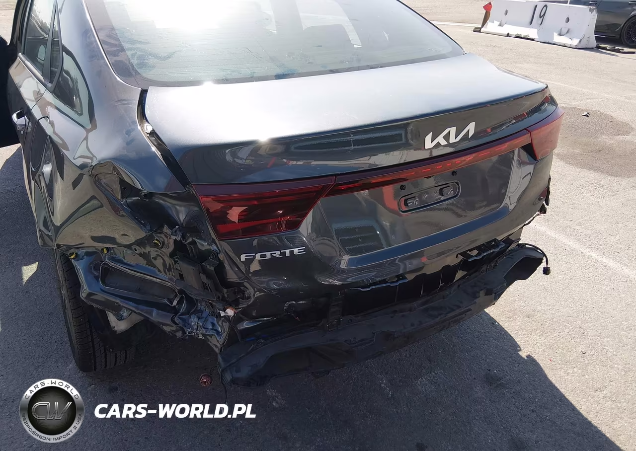 2023 Kia Forte Lxs VIN:3KPF24AD4PE586068 - 6