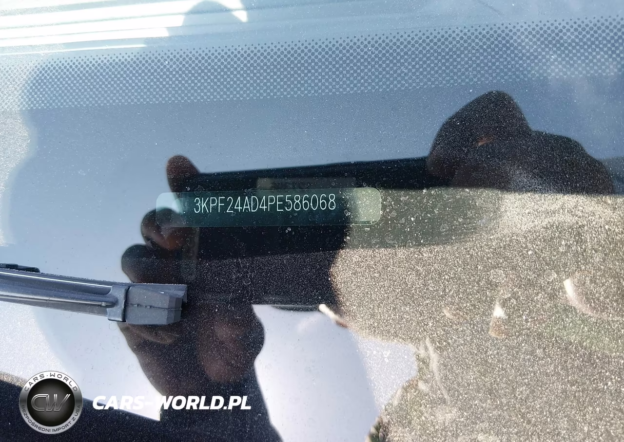 2023 Kia Forte Lxs VIN:3KPF24AD4PE586068 - 9