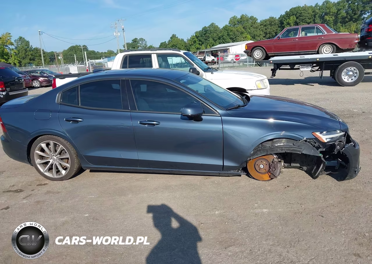 2020 Volvo S60 T6 Momentum VIN:7JRA22TK2LG065095 - 13