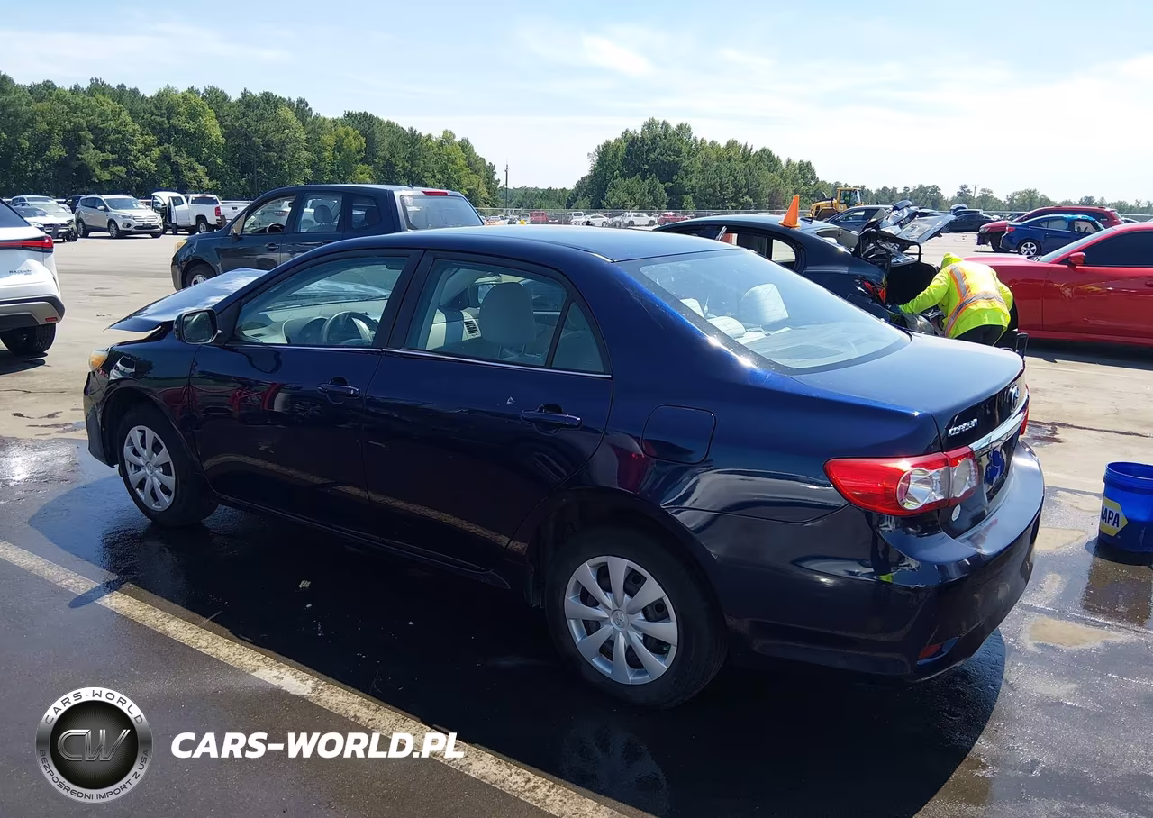 2011 Toyota Corolla Le VIN:2T1BU4EE0BC744604 - 3