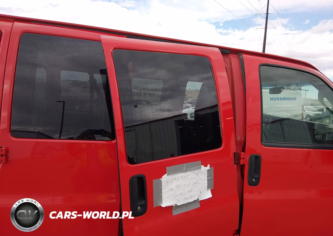 2018 Chevrolet Express 3500 Lt VIN:1GAZGPFG9J1300088 - 16
