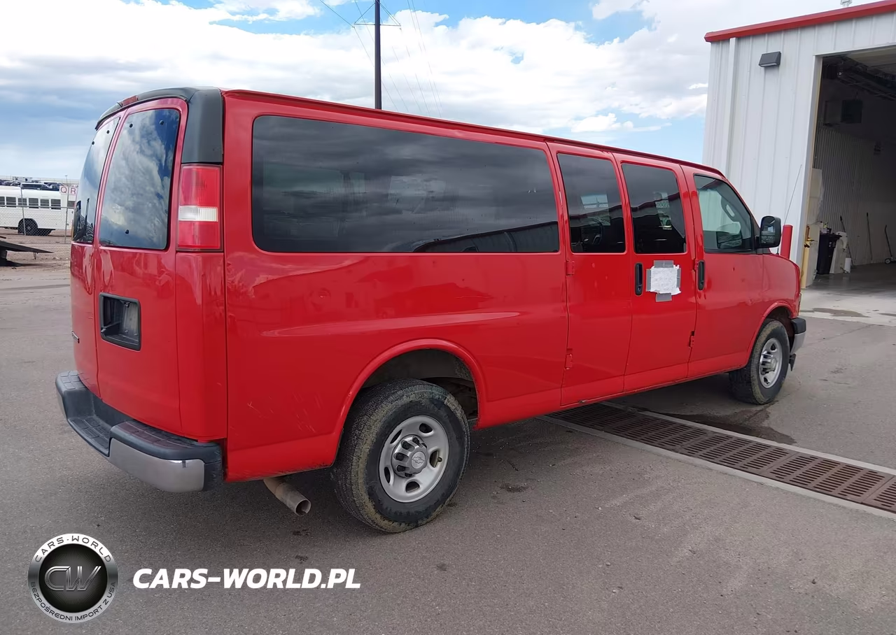 2018 Chevrolet Express 3500 Lt VIN:1GAZGPFG9J1300088 - 4