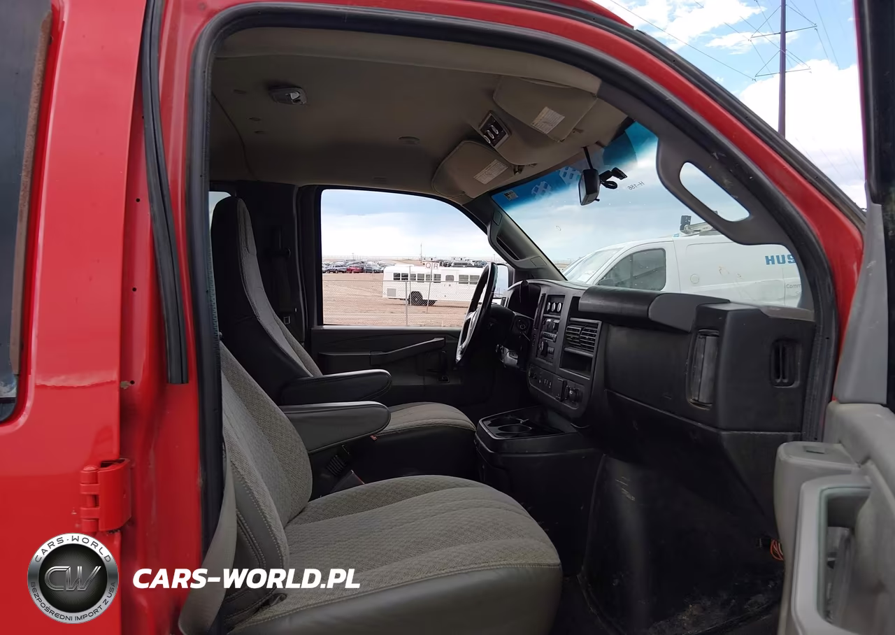 2018 Chevrolet Express 3500 Lt VIN:1GAZGPFG9J1300088 - 5