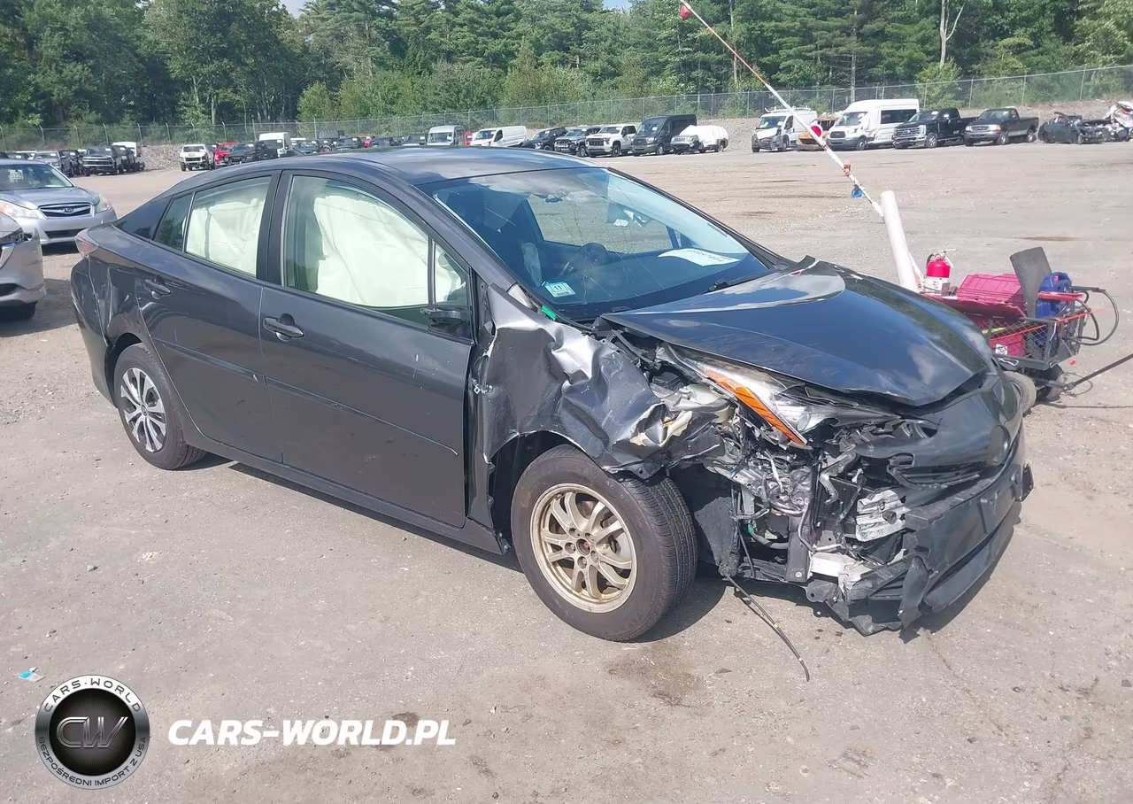 2016 Toyota Prius Three