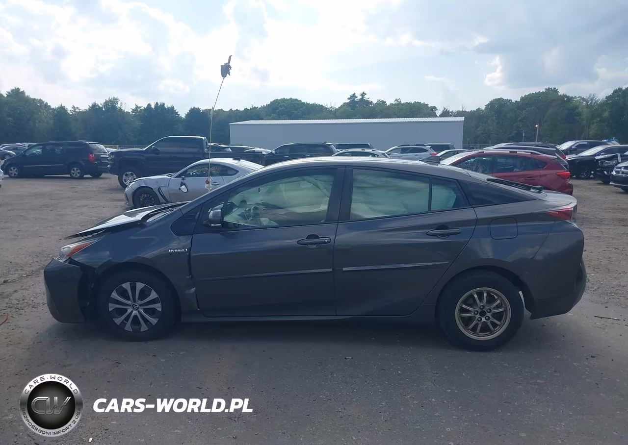2016 Toyota Prius Three VIN:JTDKARFU4G3517444 - 15