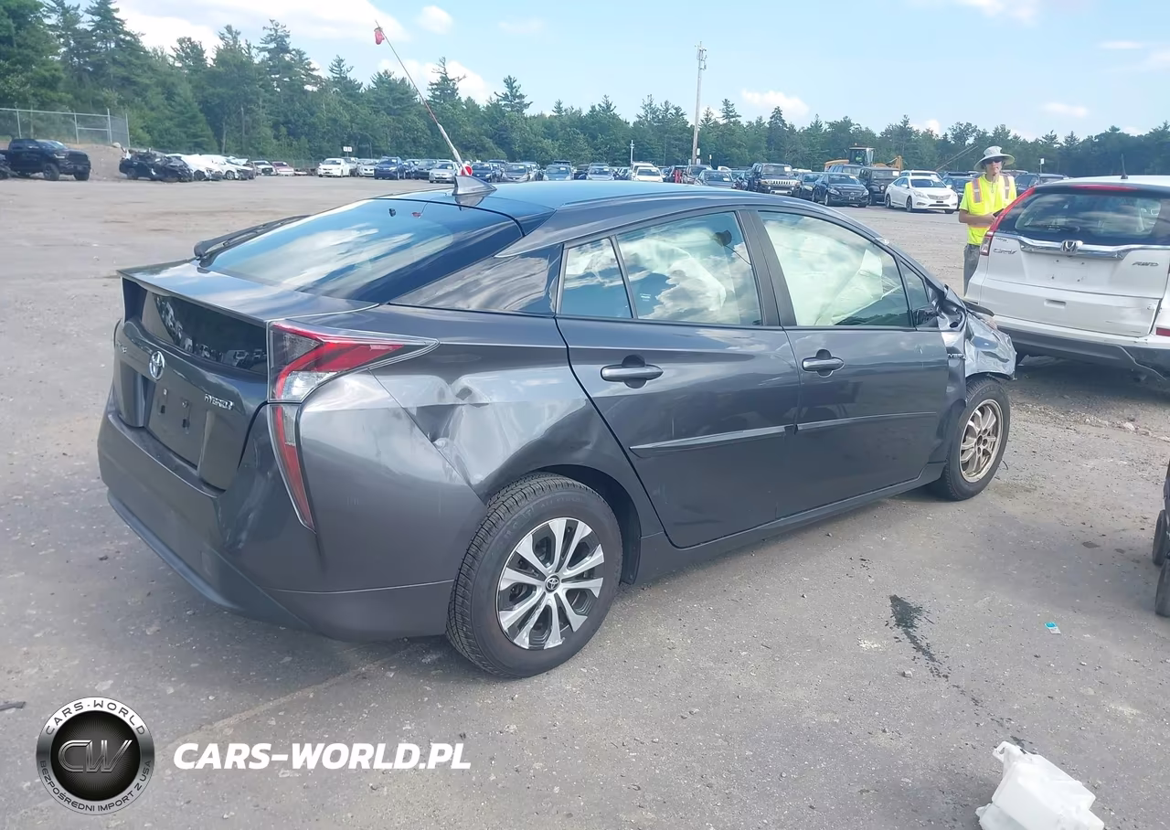 2016 Toyota Prius Three VIN:JTDKARFU4G3517444 - 4